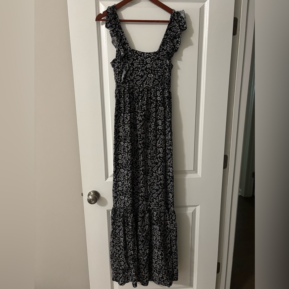 CeCe black and white XS floral maxi dress